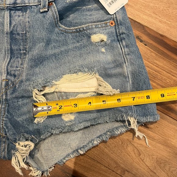 New Levi's 501 High Rise Short in Faultline Distressed Size 28 - Picture 14 of 15